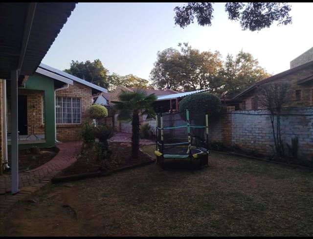 3 BEDROOM HOUSE FOR SALE IN GEELHOUTPARK